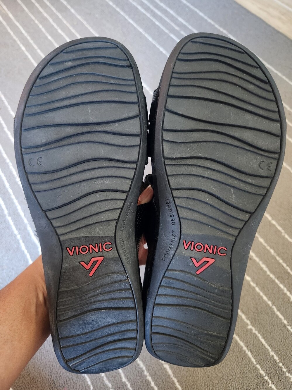 Vionic Rio Black Slide Sandals - Picture 4 of 8